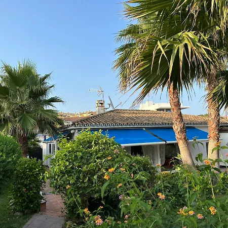 Costabella / A Mar بيت للعطل